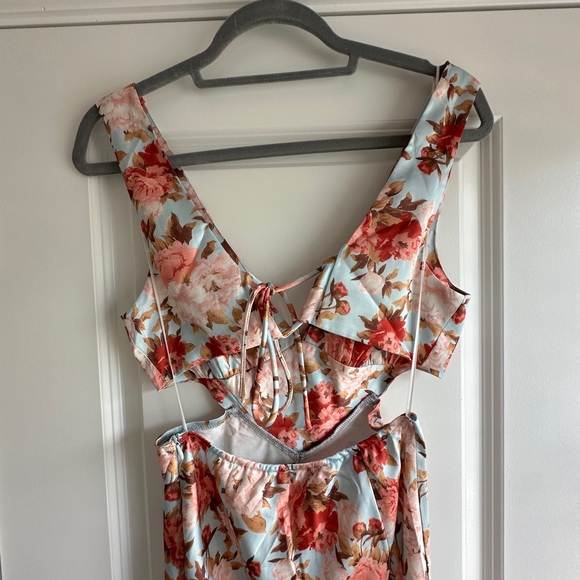 Hello Molly Dress - NEVER WORN! - Picture 3 of 6